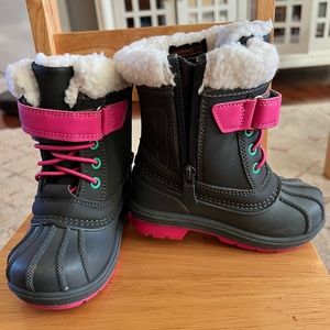 Cat & Jack Children’s Snow Boots Thermolite EcoMade size 7